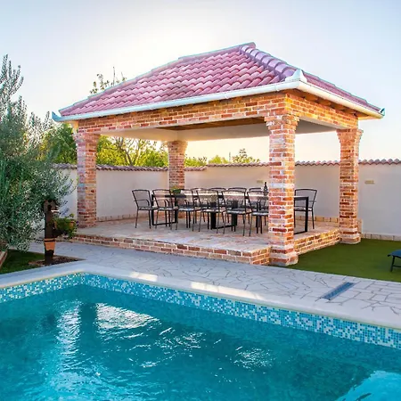 Dinko With Pool Pridraga