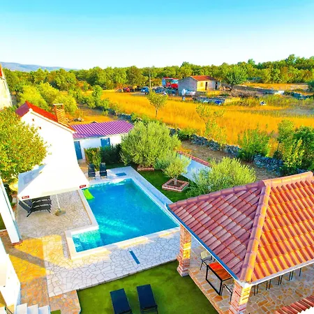 Dinko With Pool Pridraga